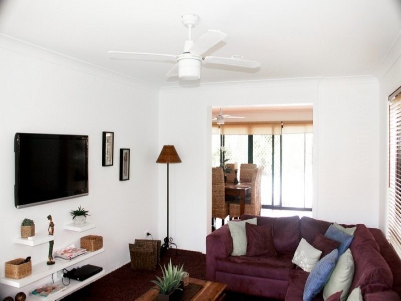 7 Easter Crescent, Pacific Pines QLD 4211