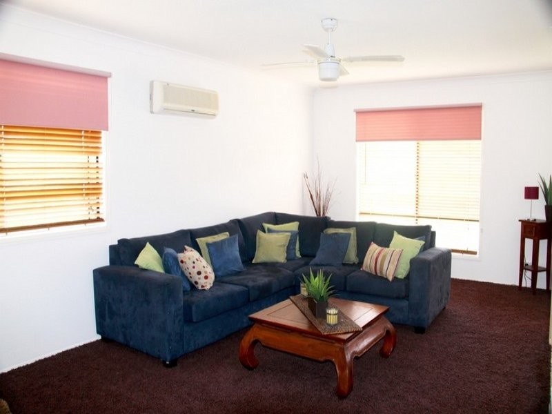 7 Easter Crescent, Pacific Pines QLD 4211