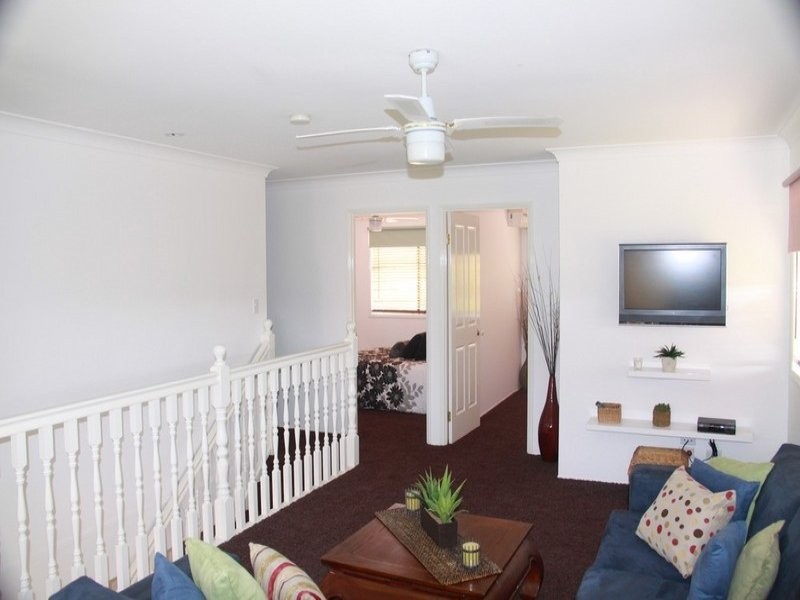 7 Easter Crescent, Pacific Pines QLD 4211