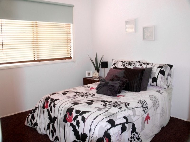 7 Easter Crescent, Pacific Pines QLD 4211