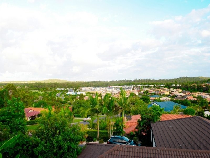 18 Penrhyn Street, Pacific Pines QLD 4211