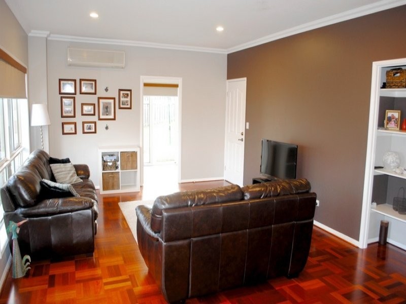 18 Penrhyn Street, Pacific Pines QLD 4211