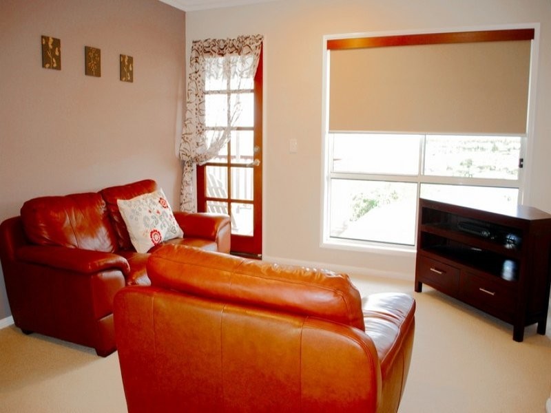 18 Penrhyn Street, Pacific Pines QLD 4211