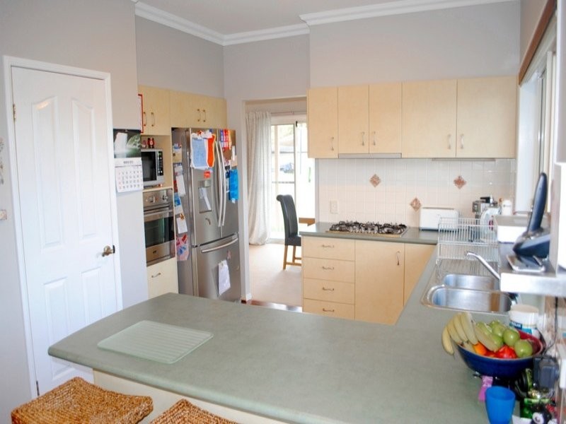 18 Penrhyn Street, Pacific Pines QLD 4211