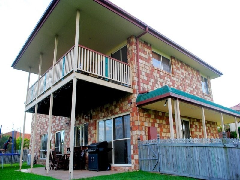 18 Penrhyn Street, Pacific Pines QLD 4211