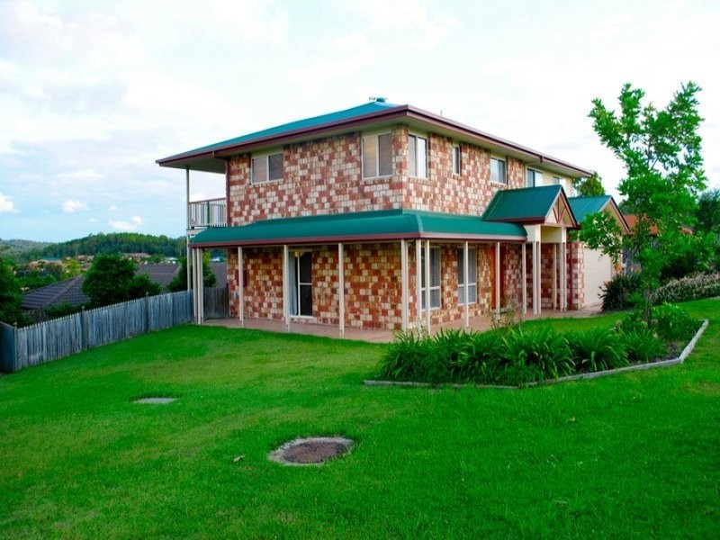 18 Penrhyn Street, Pacific Pines QLD 4211