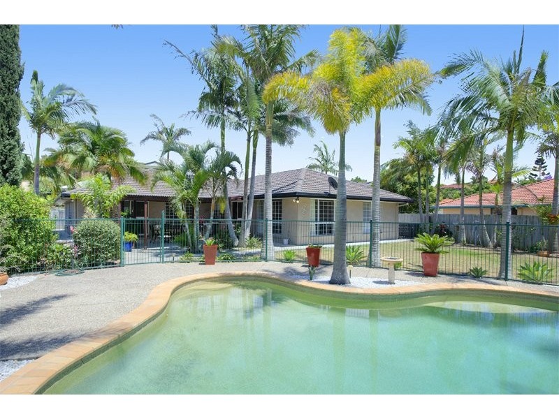 7 Drift Away Court, Robina QLD 4226