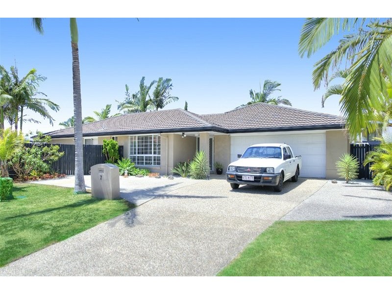 7 Drift Away Court, Robina QLD 4226