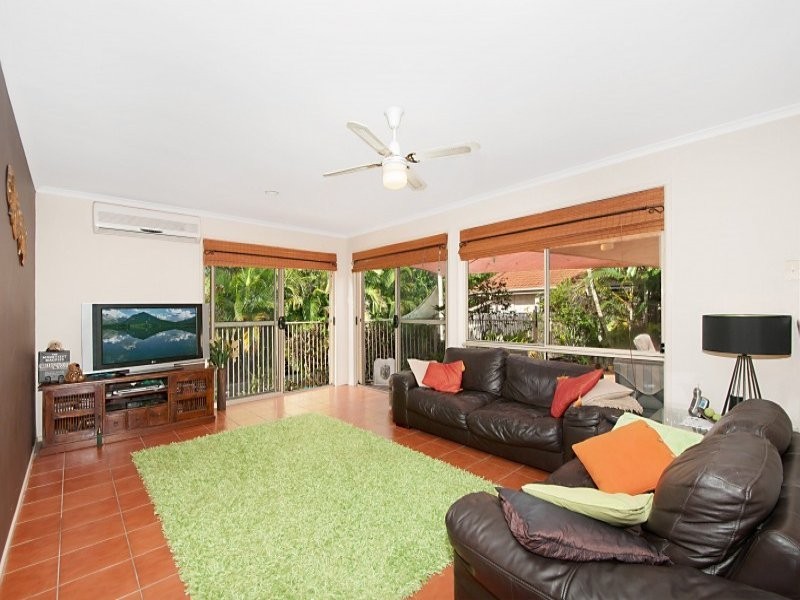 16 Wiltshire Drive, Mudgeeraba QLD 4213