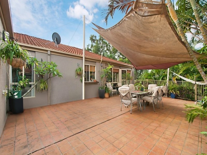 16 Wiltshire Drive, Mudgeeraba QLD 4213