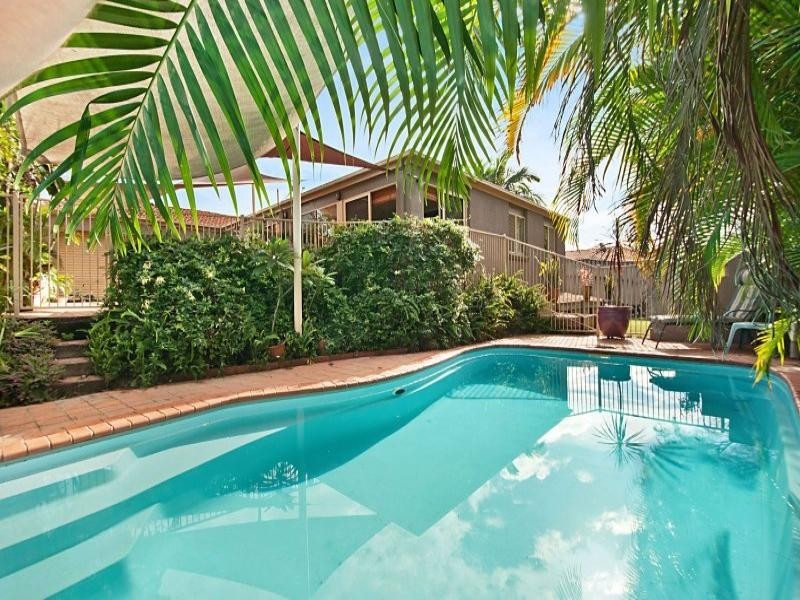 16 Wiltshire Drive, Mudgeeraba QLD 4213