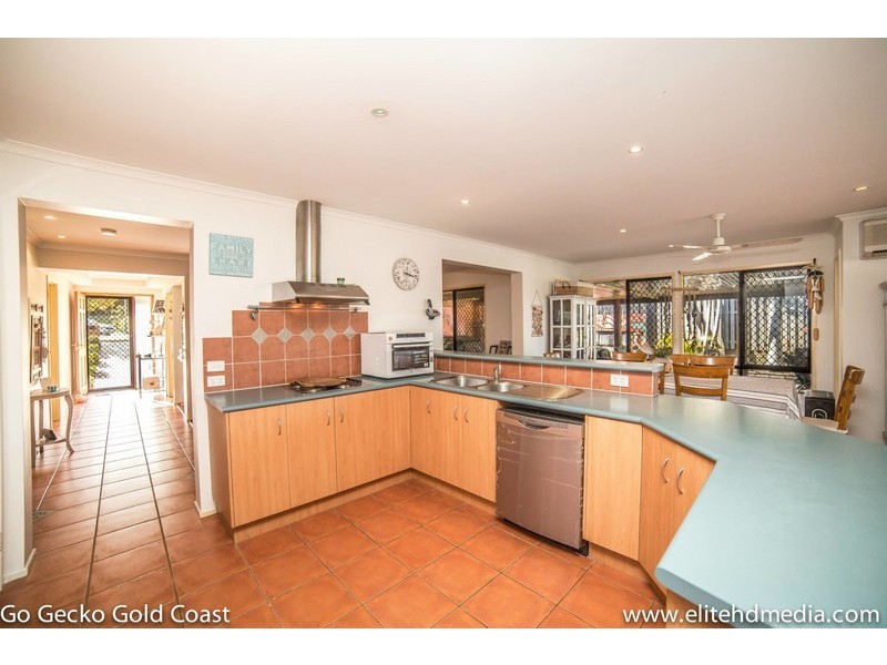 15 Robinia Court, Robina QLD 4226
