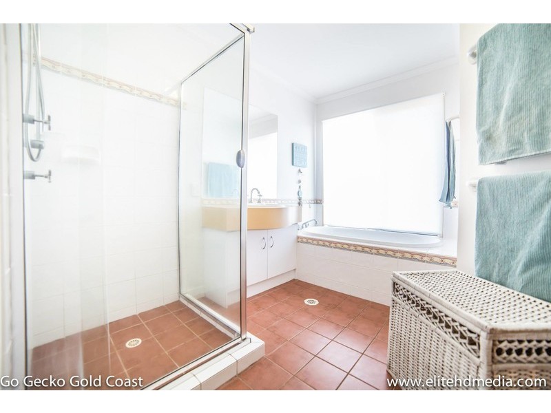 15 Robinia Court, Robina QLD 4226