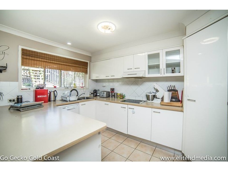 2 Mccrae Crt, Maudsland QLD 4210