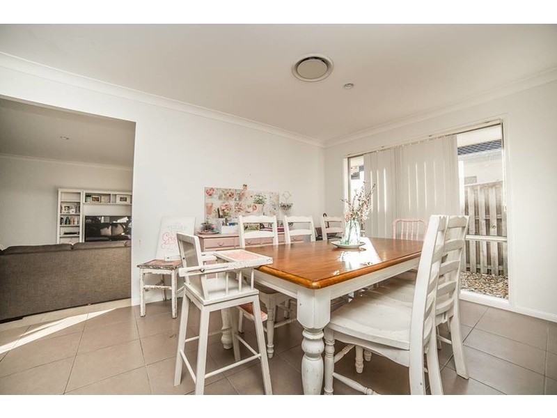 6 Starush Court, Upper Coomera QLD 4209