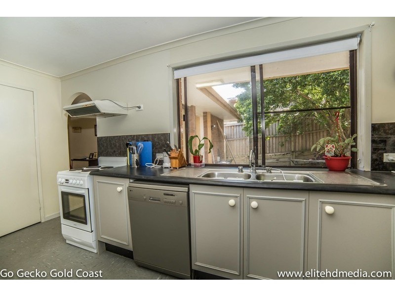 3 Cambridge Court, Carrara QLD 4211