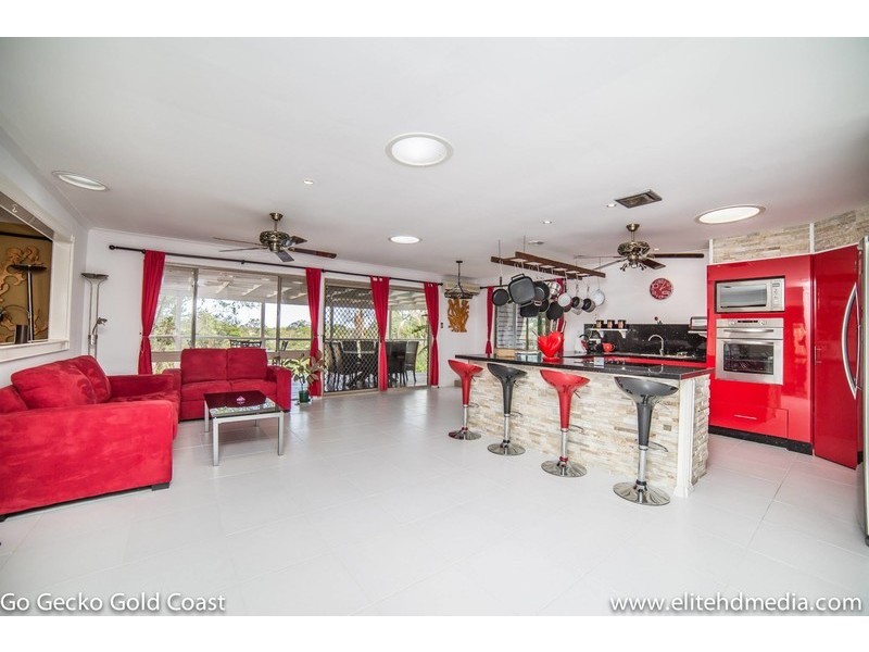 13 Harneil Place, Carrara QLD 4211