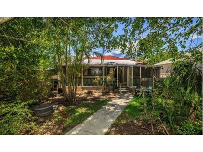 17 Mattocks Road, Burleigh Waters QLD 4220