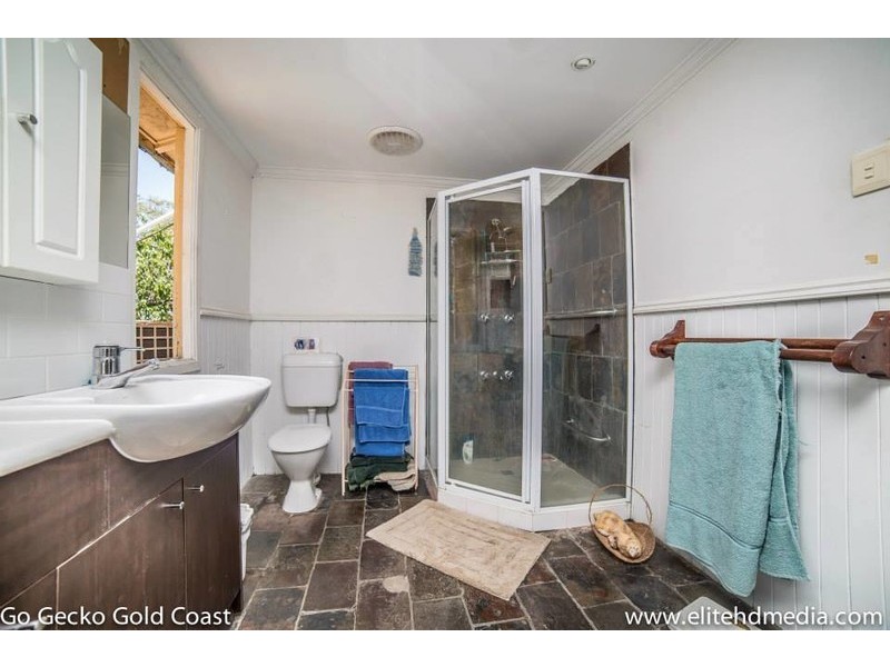 17 Mattocks Road, Burleigh Waters QLD 4220