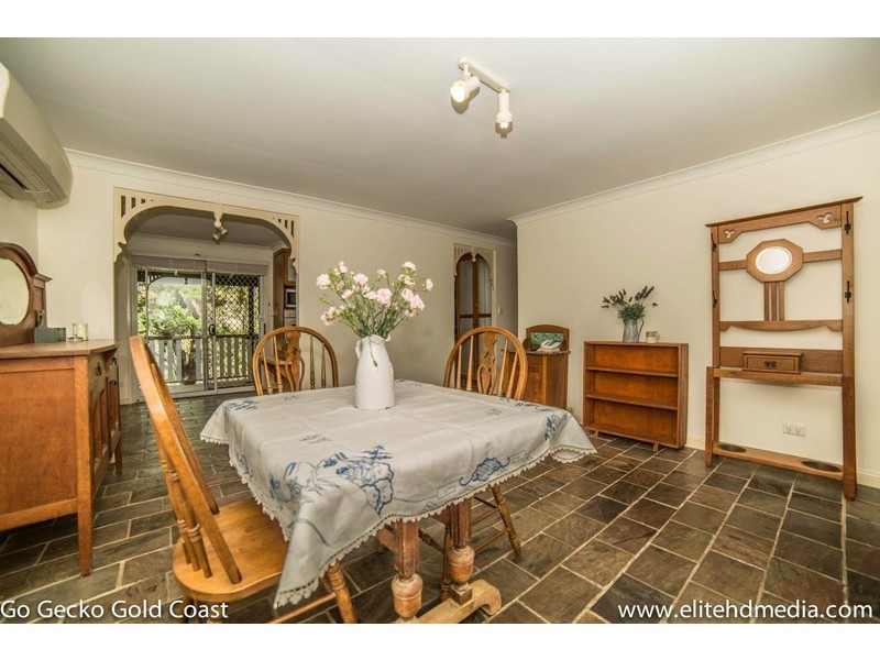 17 Windsor Pl, Molendinar QLD 4214