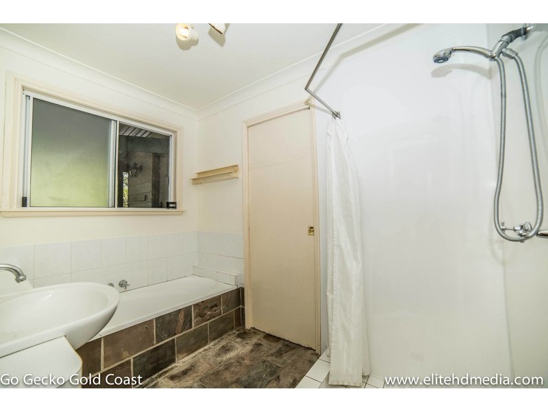 17 Windsor Pl, Molendinar QLD 4214