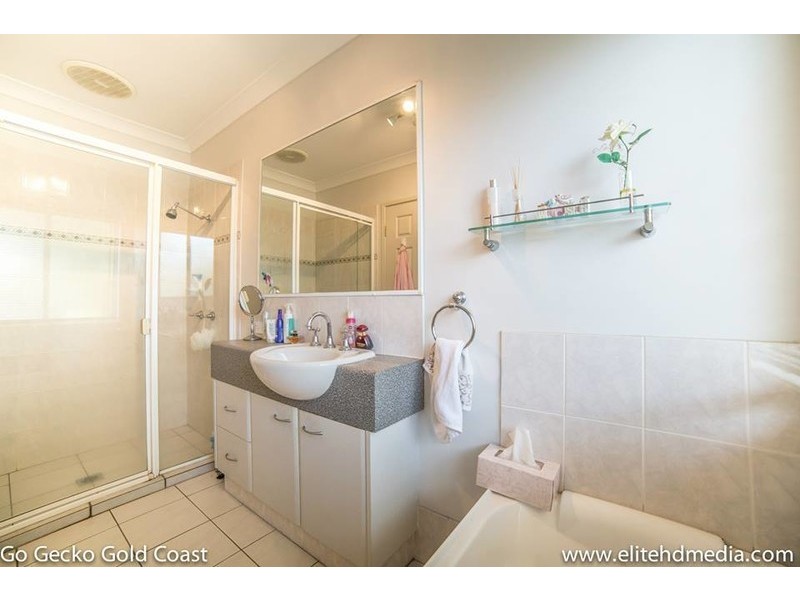 24 Antipodes Close, Pacific Pines QLD 4211