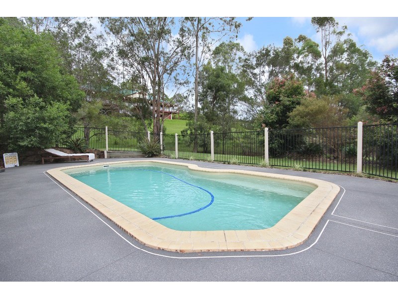 10 Nature Valley Court, Tallai QLD 4213