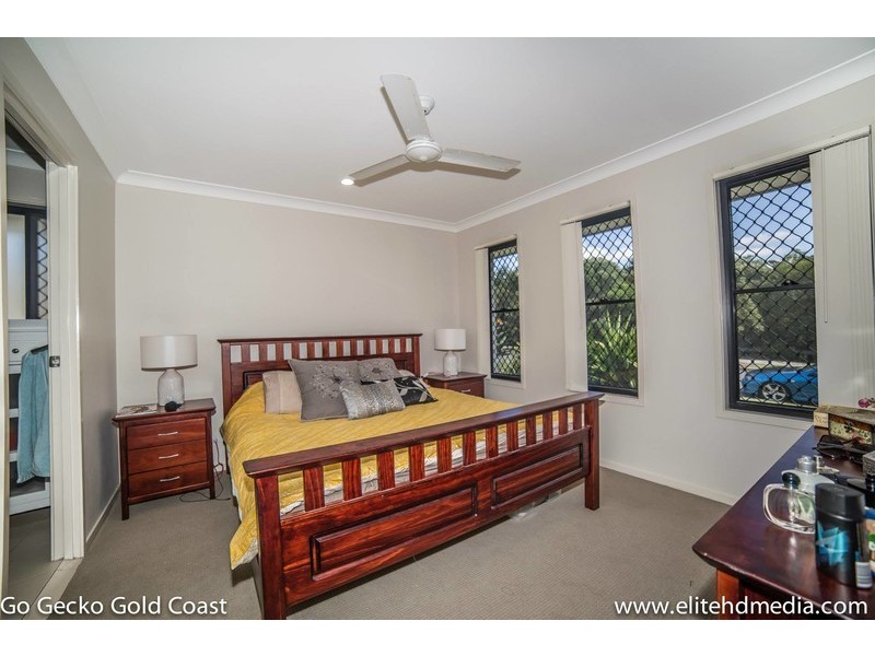 16 Aldgate Crescent, Pacific Pines QLD 4211