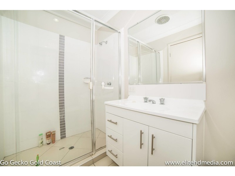 16 Aldgate Crescent, Pacific Pines QLD 4211