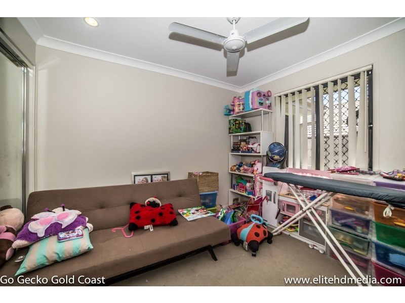 16 Aldgate Crescent, Pacific Pines QLD 4211