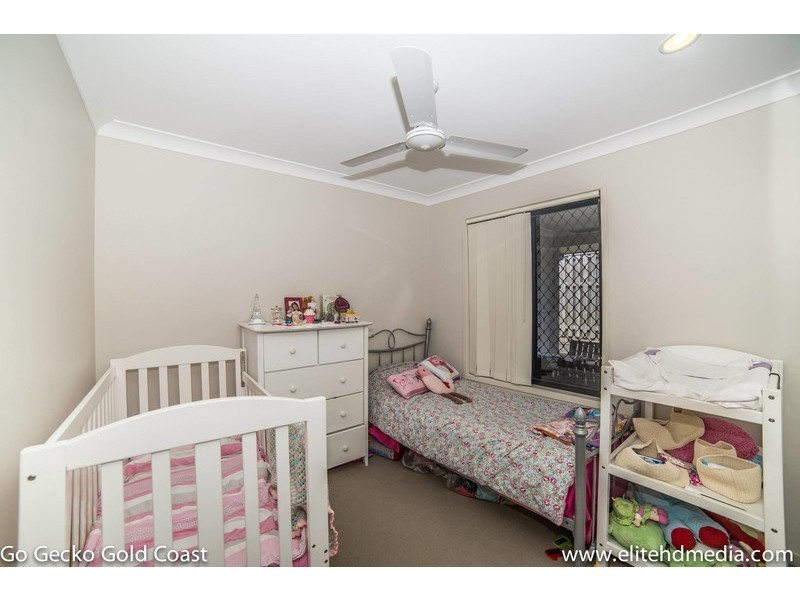 16 Aldgate Crescent, Pacific Pines QLD 4211