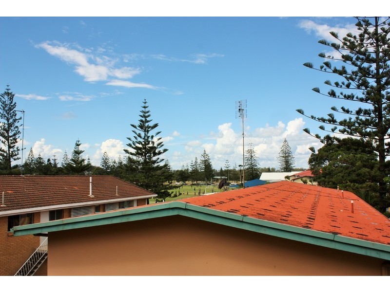 5/13 Surf Parade, Broadbeach QLD 4218