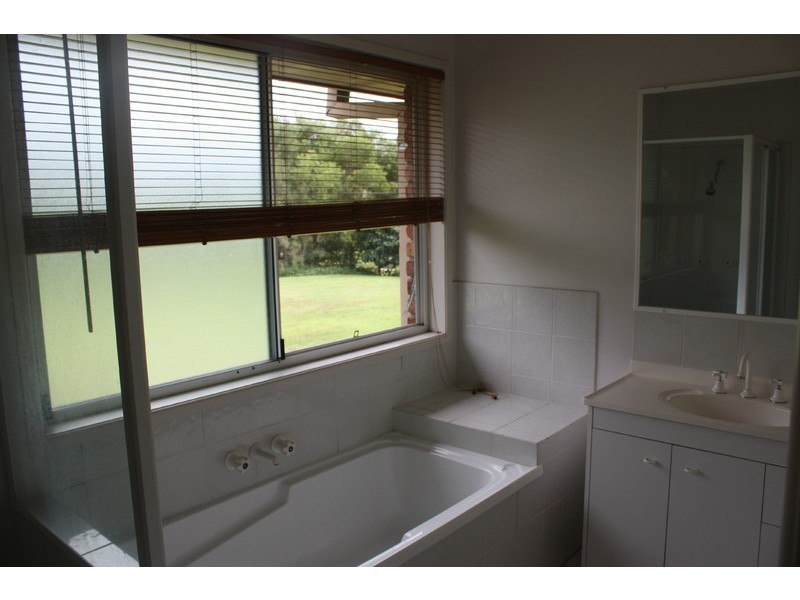 20 Blue Lagoon Court, Nerang QLD 4211