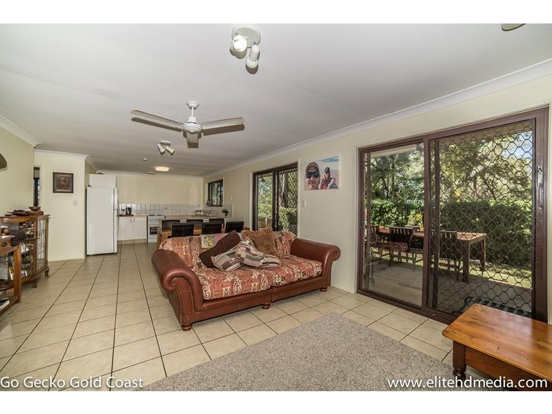 12 Cambridge Crt, Carrara QLD 4211