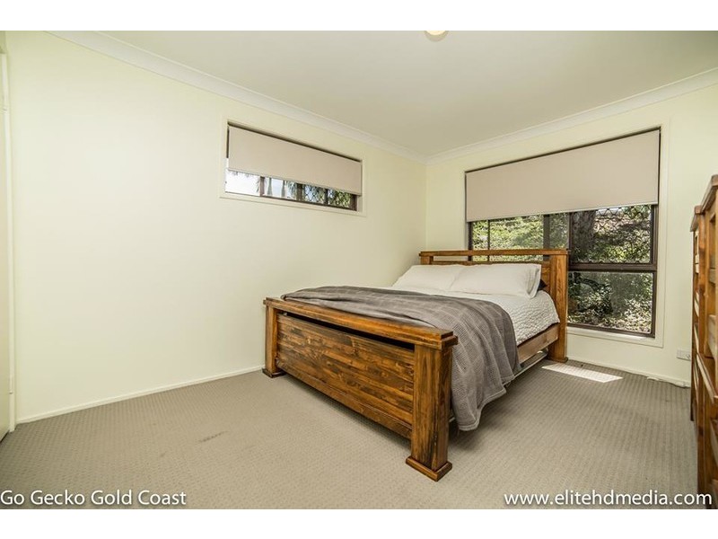 12 Cambridge Crt, Carrara QLD 4211