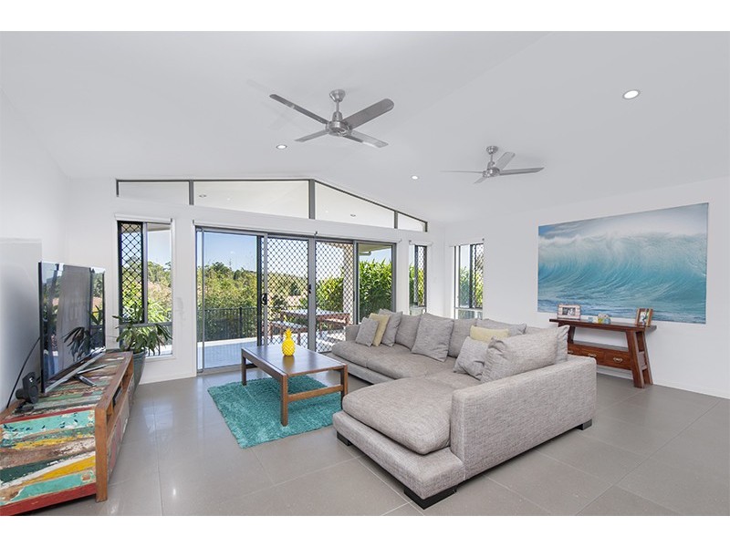 1 Hellman Street, Molendinar QLD 4214