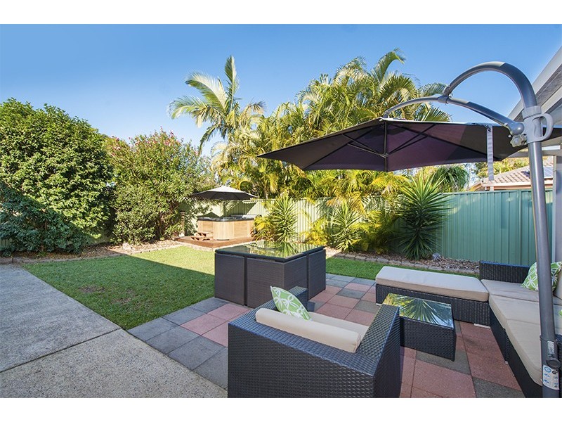 5 Triscay Place, Varsity Lakes QLD 4227