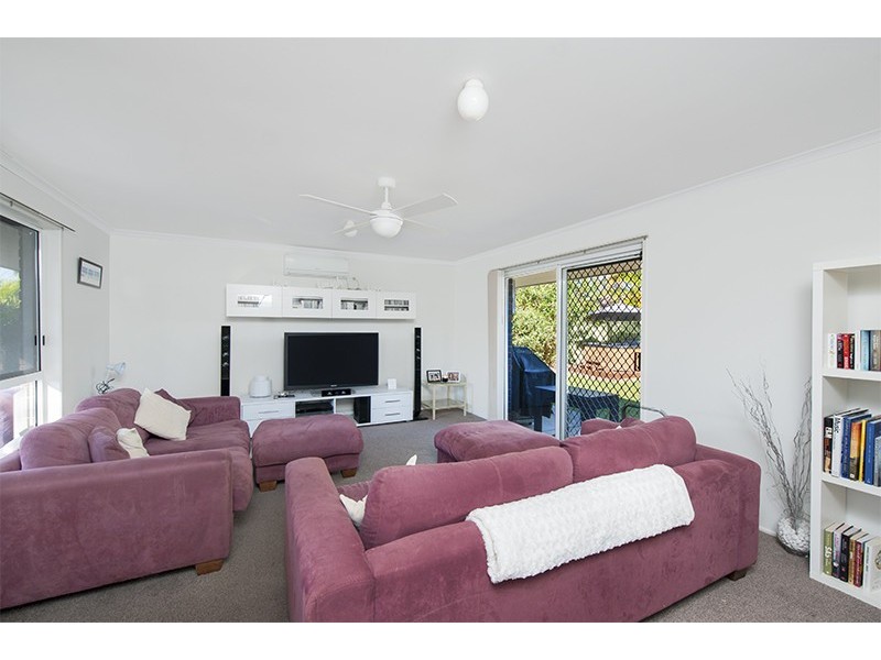 5 Triscay Place, Varsity Lakes QLD 4227