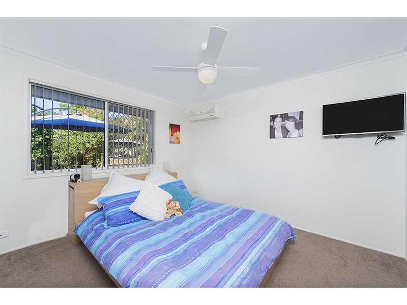 5 Triscay Place, Varsity Lakes QLD 4227