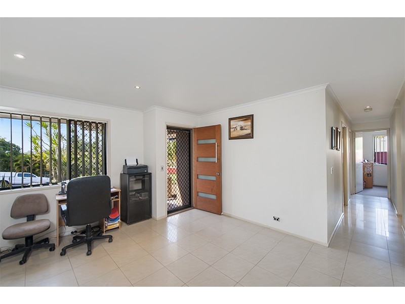 4 Lobban Court, Highland Park QLD 4211