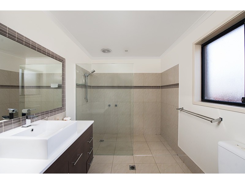 4 Lobban Court, Highland Park QLD 4211