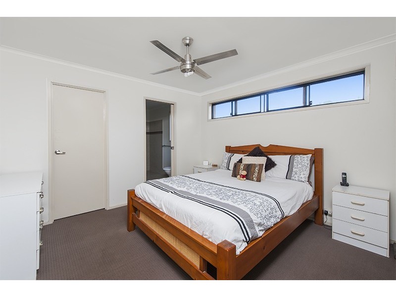 4 Lobban Court, Highland Park QLD 4211