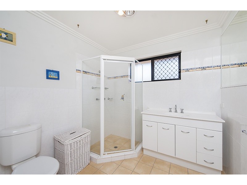 105 Crestwood Drive, Molendinar QLD 4214