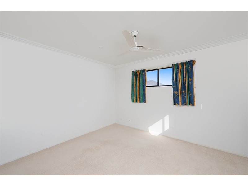 105 Crestwood Drive, Molendinar QLD 4214