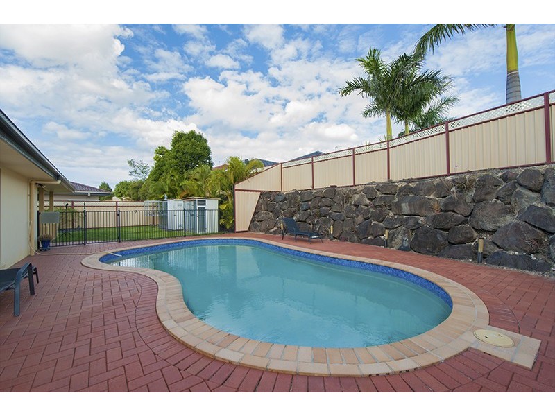 105 Crestwood Drive, Molendinar QLD 4214
