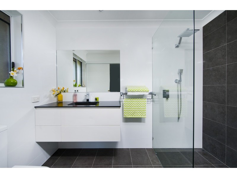 2 Kilmarnock Close, Highland Park QLD 4211