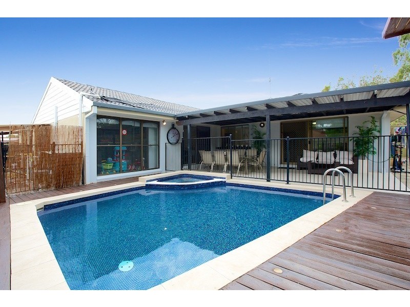 12 Minden Crescent, Helensvale QLD 4212