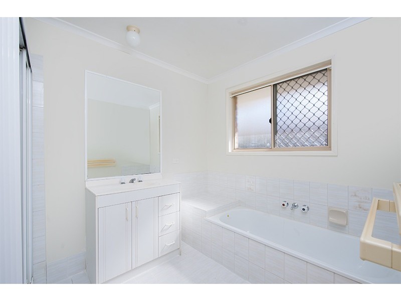 40 Bradstone Road, Carrara QLD 4211