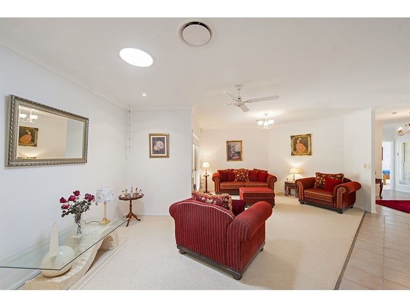 12 Creekview Street, Helensvale QLD 4212