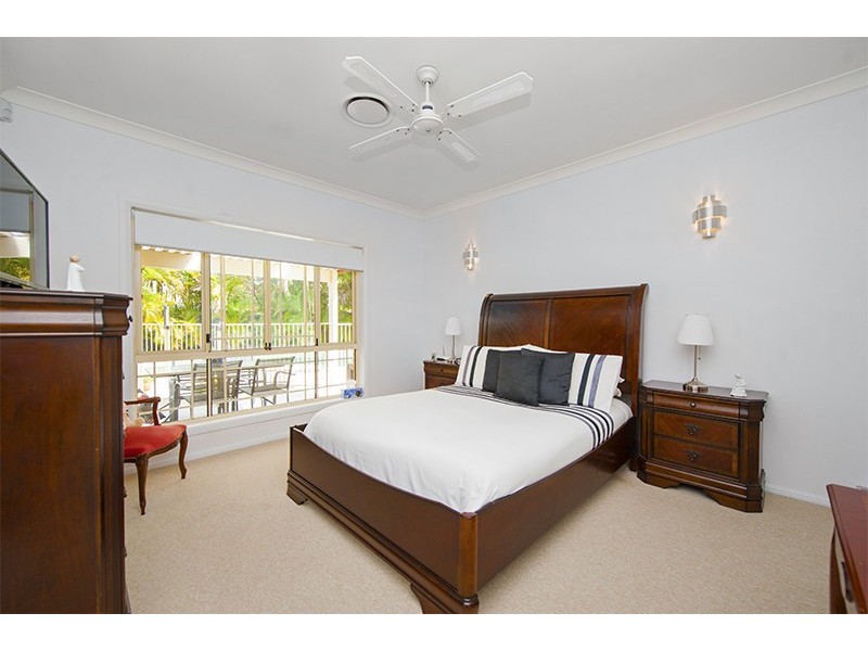 12 Creekview Street, Helensvale QLD 4212